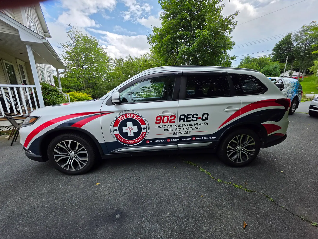 902 RES-Q first aid training partial wrap on a Mitsubishi Outlander
